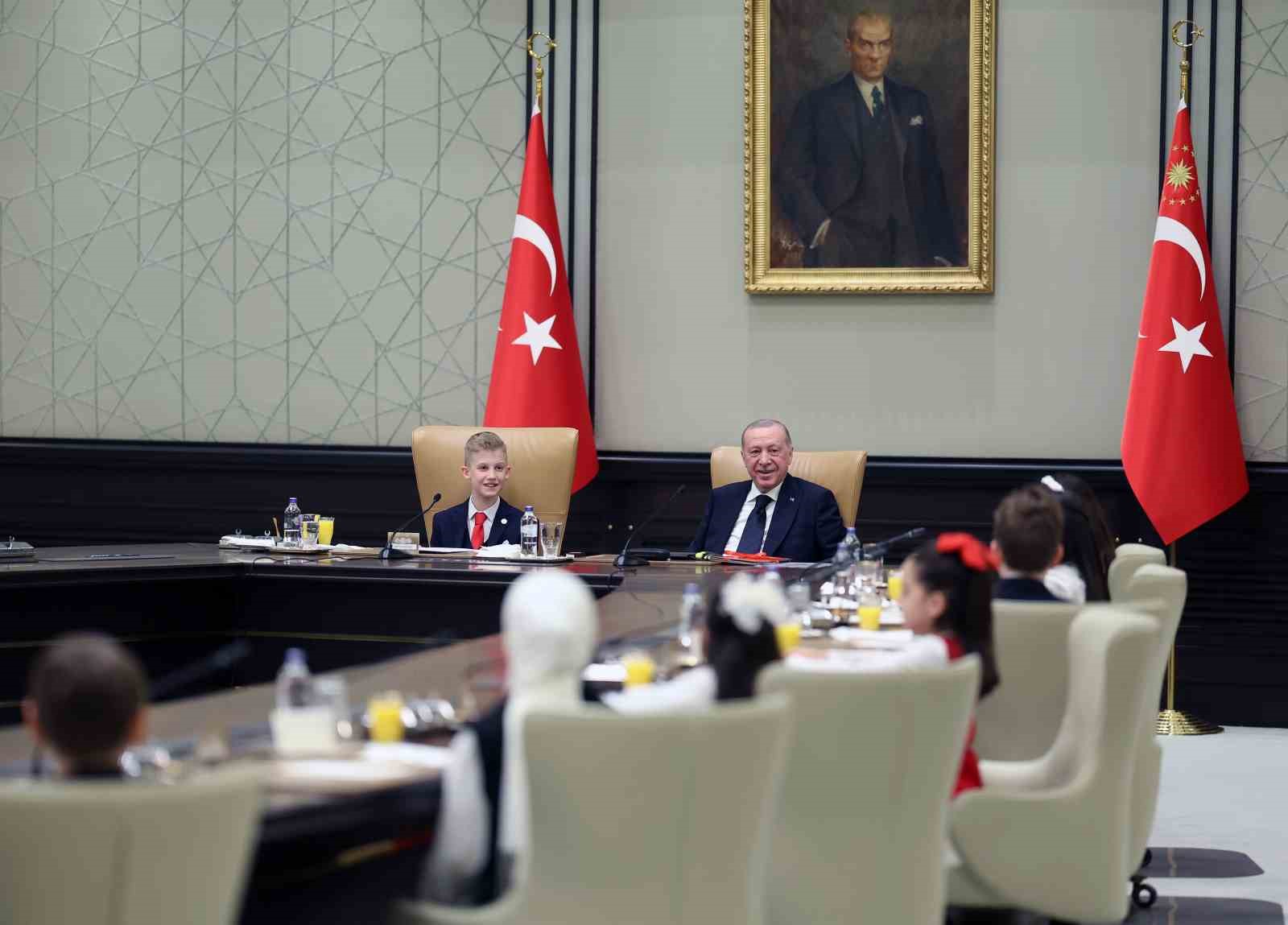cumhurbaskani erdogan 23 nisanda koltugunu civan borana devretti 9 fnPkyLQA