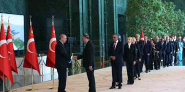 cumhurbaskani-erdogan-29-ekim-cumhuriyet-bayrami-tebriklerini-kabul-etti-XFJ1KhtX.jpg