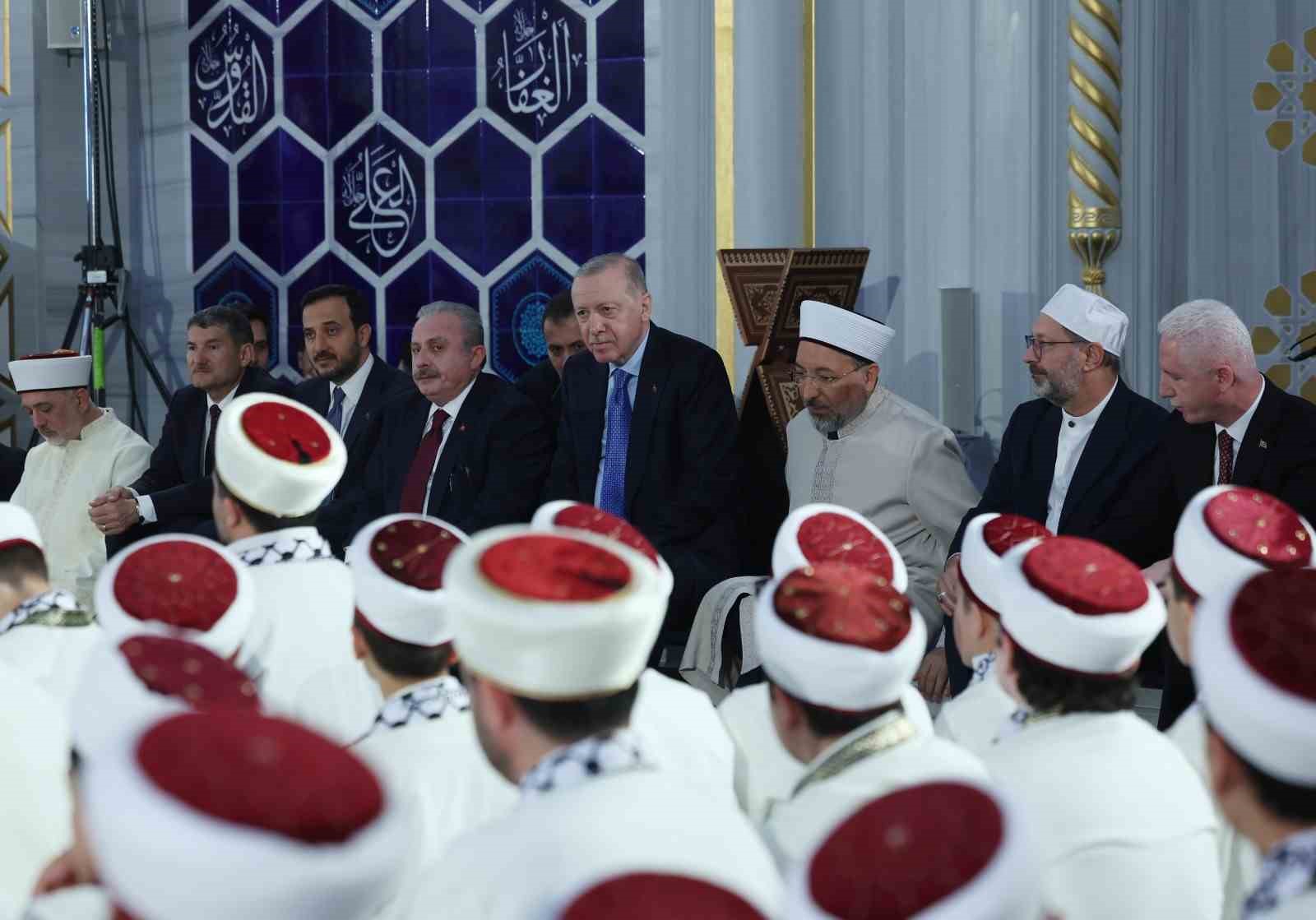cumhurbaskani erdogan 333 hafizin icazet merasimine katildi 2 vRZDVbbw