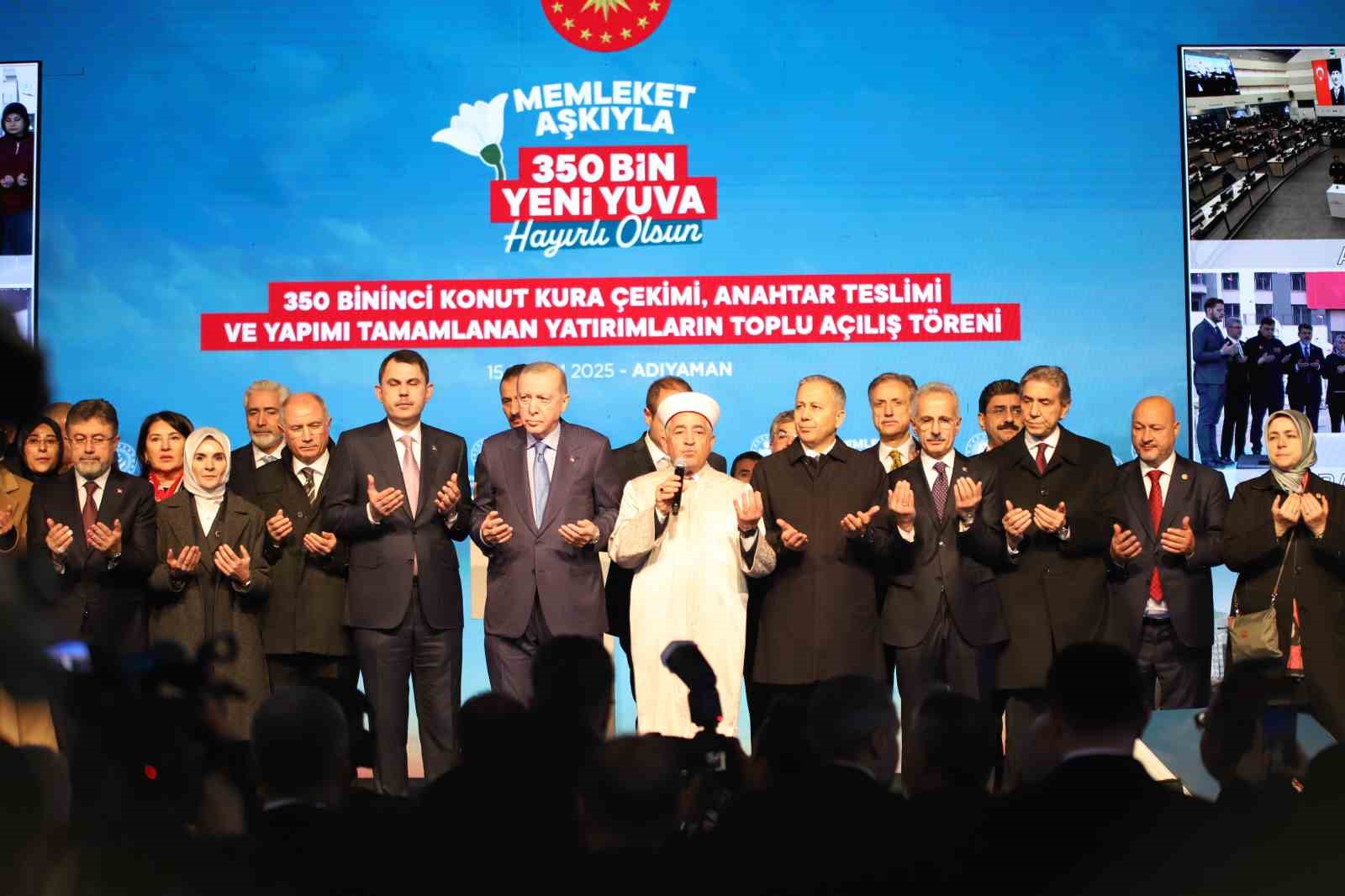 cumhurbaskani erdogan 350 bin 178 bagimsiz bolumun anahtarlarini hak sahibi kardeslerimize takdim etmis oluyoruz 5Y22Zu8j