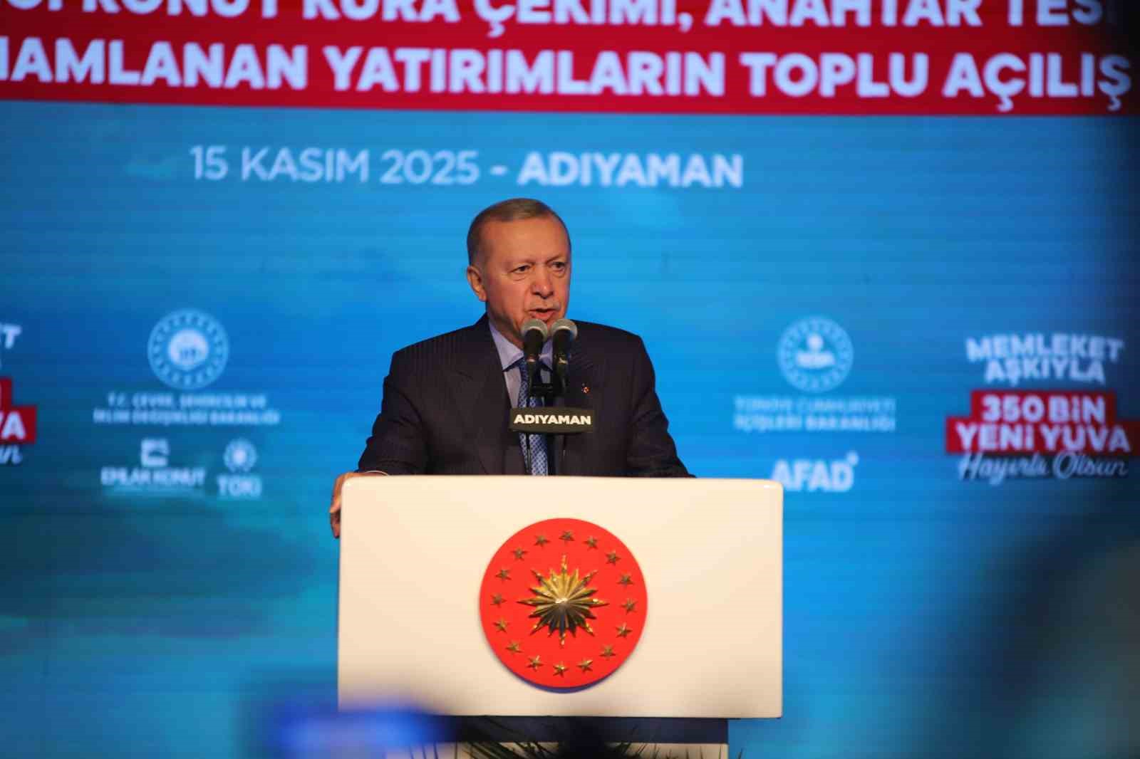 cumhurbaskani erdogan 350 bin 178 bagimsiz bolumun anahtarlarini hak sahibi kardeslerimize takdim etmis oluyoruz EKyCEhpR