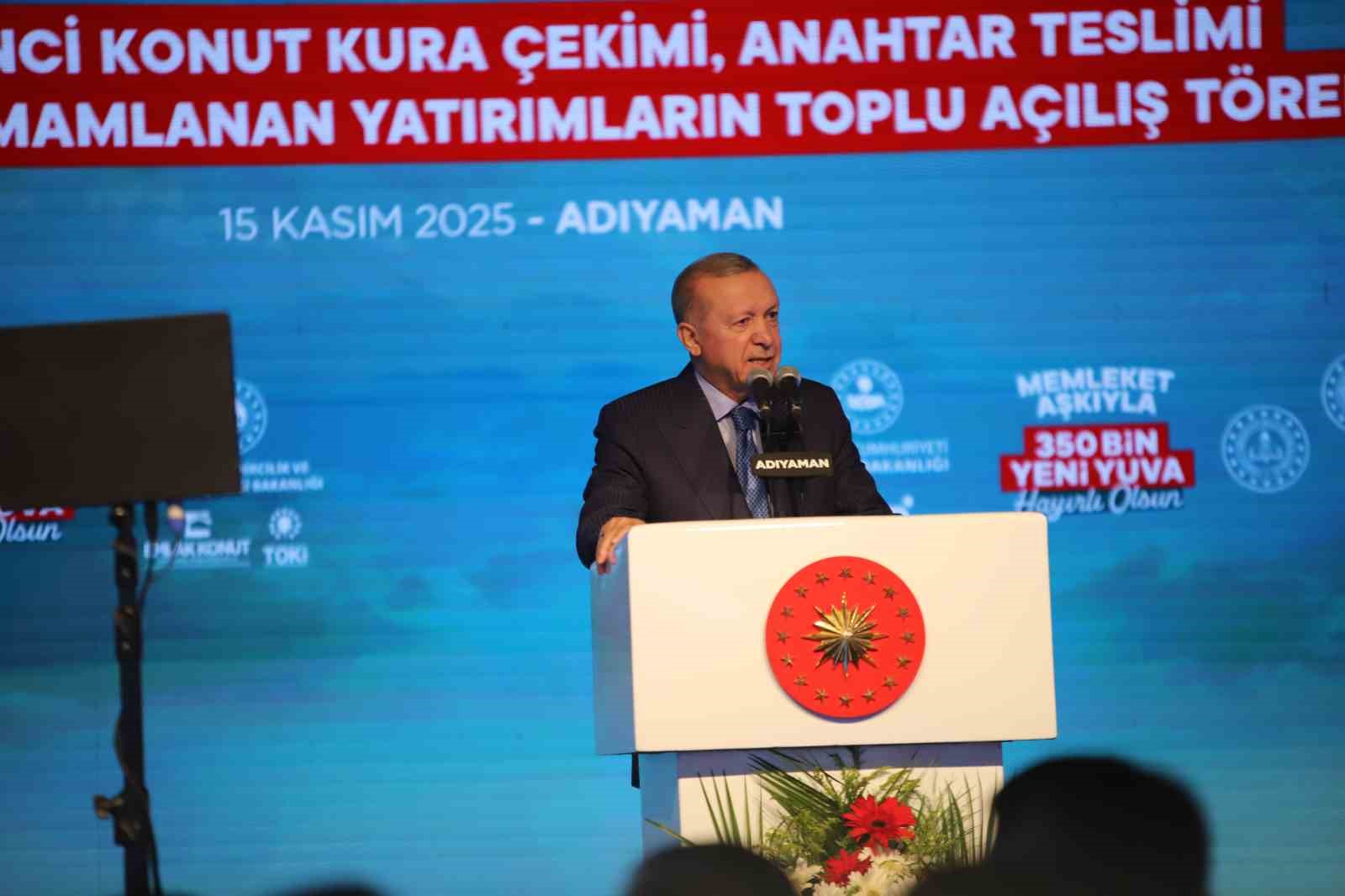 cumhurbaskani erdogan 350 bin 178 bagimsiz bolumun anahtarlarini hak sahibi kardeslerimize takdim etmis oluyoruz Gl3JE8kT