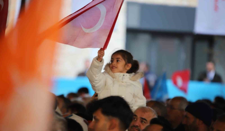 cumhurbaskani-erdogan-350-bin-178-bagimsiz-bolumun-anahtarlarini-hak-sahibi-kardeslerimize-takdim-etmis-oluyoruz-HYAyxWa1.jpg
