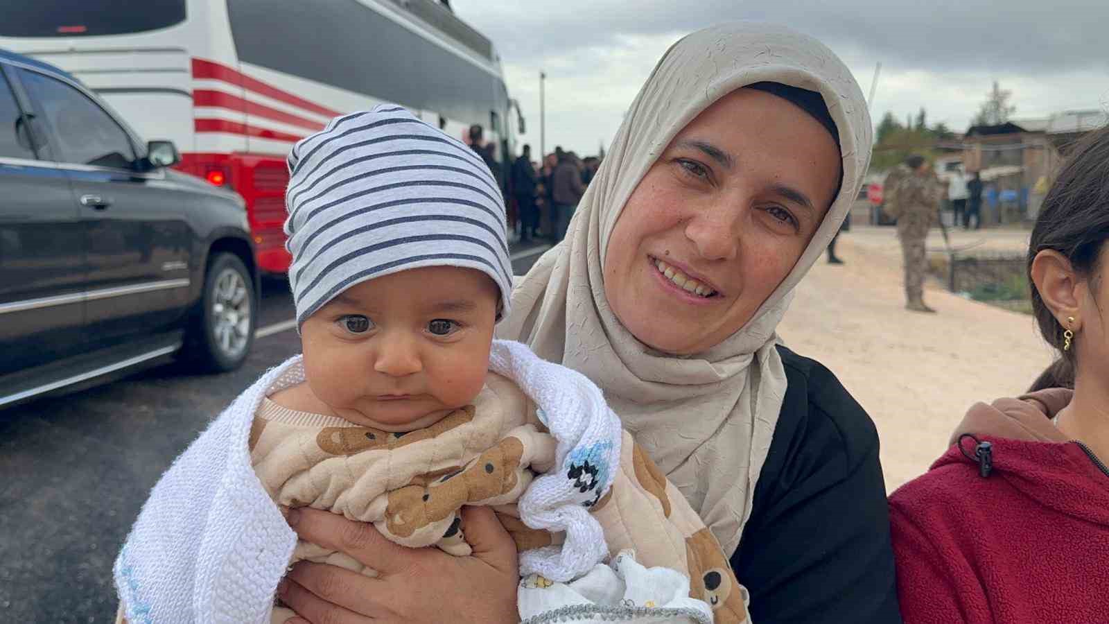 cumhurbaskani erdogan 4 aylik bebegi gorunce konvoyu durdurdu 1 qAqGdDL2