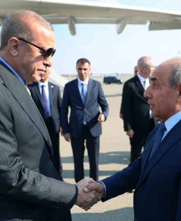 cumhurbaskani-erdogan-8-kasim-zafer-gunu-kutlamalarina-katilmak-uzere-azerbaycanda-CfHeMVO6.jpg