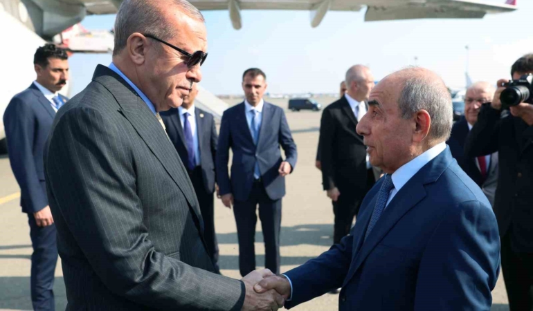 cumhurbaskani-erdogan-8-kasim-zafer-gunu-kutlamalarina-katilmak-uzere-azerbaycanda-CfHeMVO6.jpg