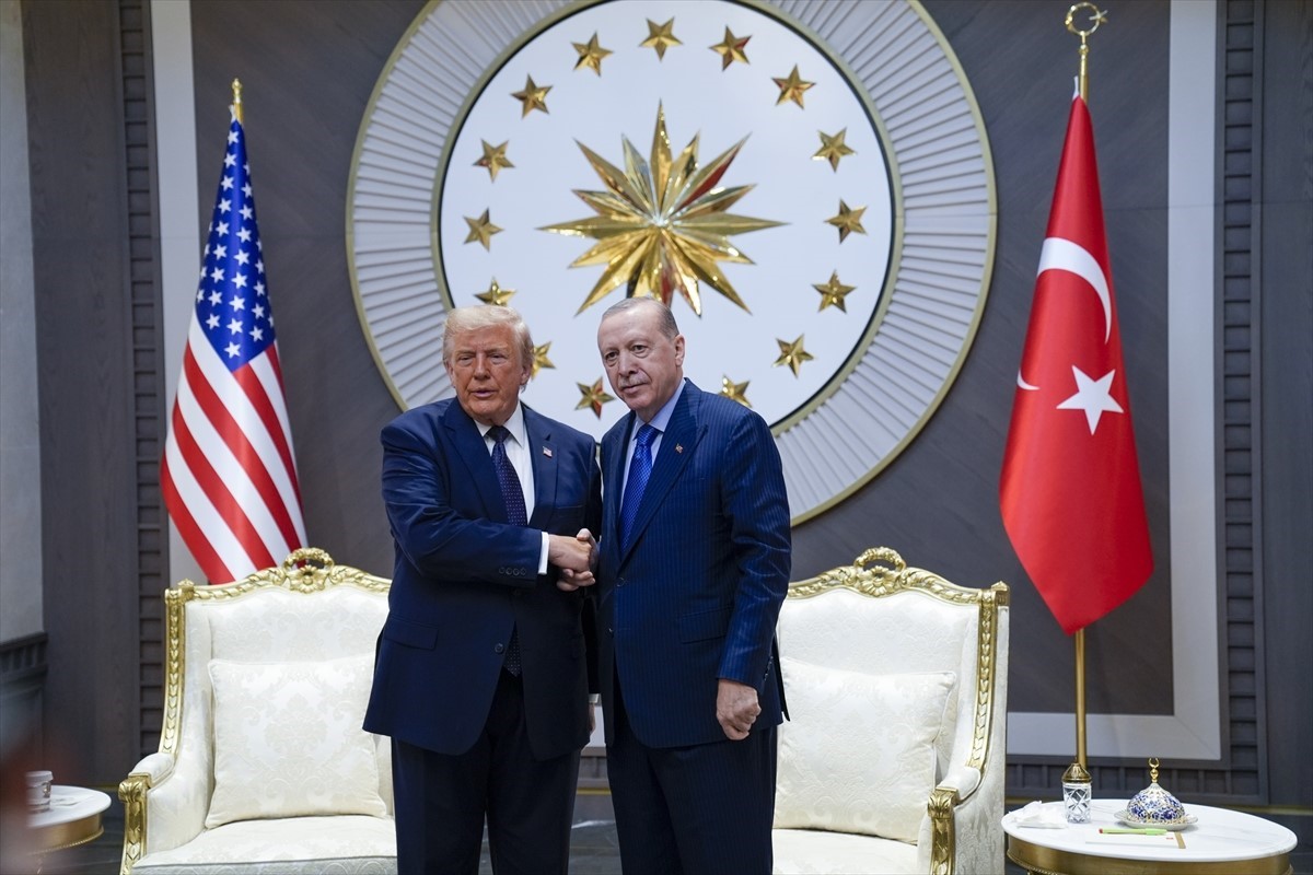 Cumhurbaşkanı Erdoğan, ABD Başkanı Trump’ı resmi törenle karşıladı 4 cumhurbaskani erdogan abd baskani trumpi resmi torenle karsiladi 0 2muRnQ7Y