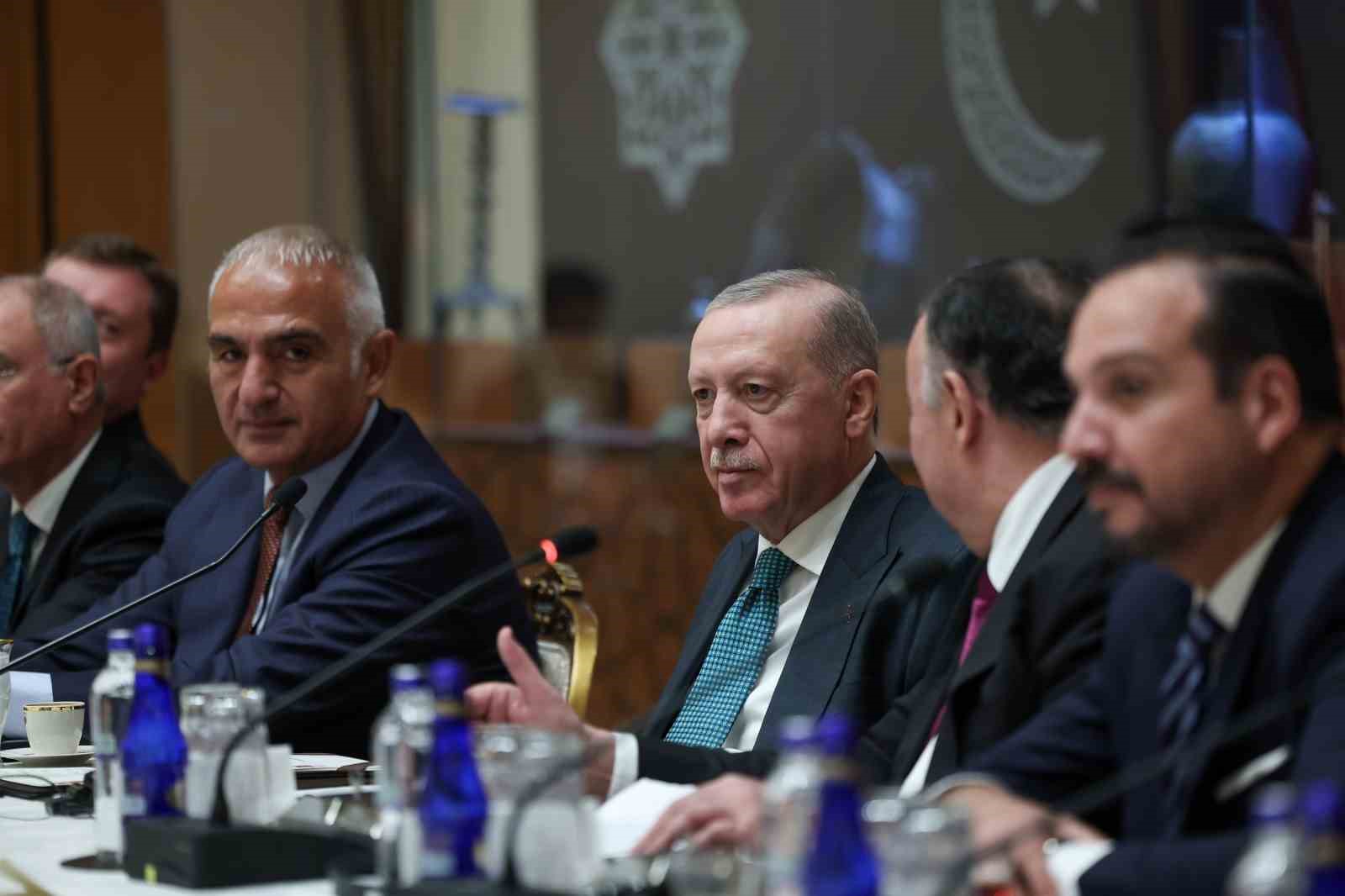 Cumhurbaşkanı Erdoğan: "Ahıskalı kardeşlerimizin ana vatanlarına geri dönmeleri ve vatandaşlık almaları konusuyla yakından ilgileniyoruz" 9 cumhurbaskani erdogan ahiskali kardeslerimizin ana vatanlarina geri donmeleri ve vatandaslik almalari konusuyla yakindan ilgileniyoruz CRi8jOu9