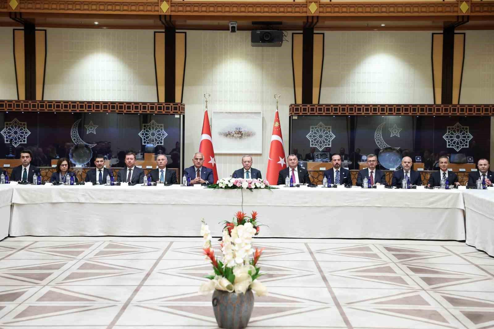 Cumhurbaşkanı Erdoğan: "Ahıskalı kardeşlerimizin ana vatanlarına geri dönmeleri ve vatandaşlık almaları konusuyla yakından ilgileniyoruz" 6 cumhurbaskani erdogan ahiskali kardeslerimizin ana vatanlarina geri donmeleri ve vatandaslik almalari konusuyla yakindan ilgileniyoruz UwZysGOD