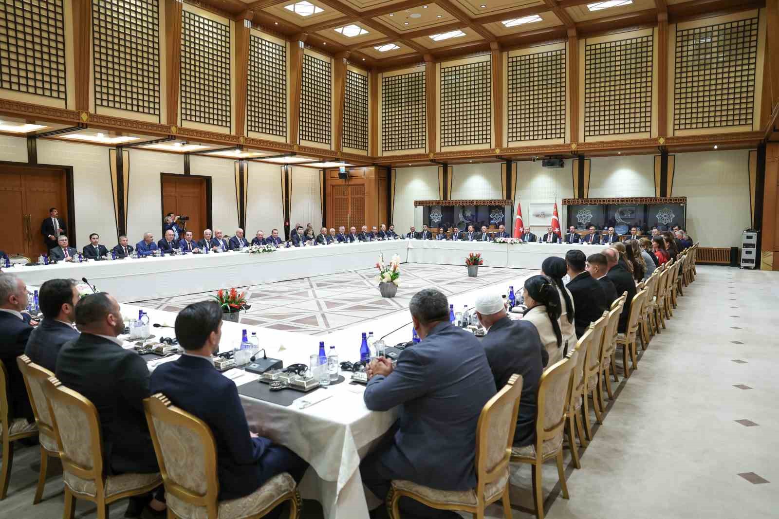 Cumhurbaşkanı Erdoğan: "Ahıskalı kardeşlerimizin ana vatanlarına geri dönmeleri ve vatandaşlık almaları konusuyla yakından ilgileniyoruz" 7 cumhurbaskani erdogan ahiskali kardeslerimizin ana vatanlarina geri donmeleri ve vatandaslik almalari konusuyla yakindan ilgileniyoruz VIEheBEw