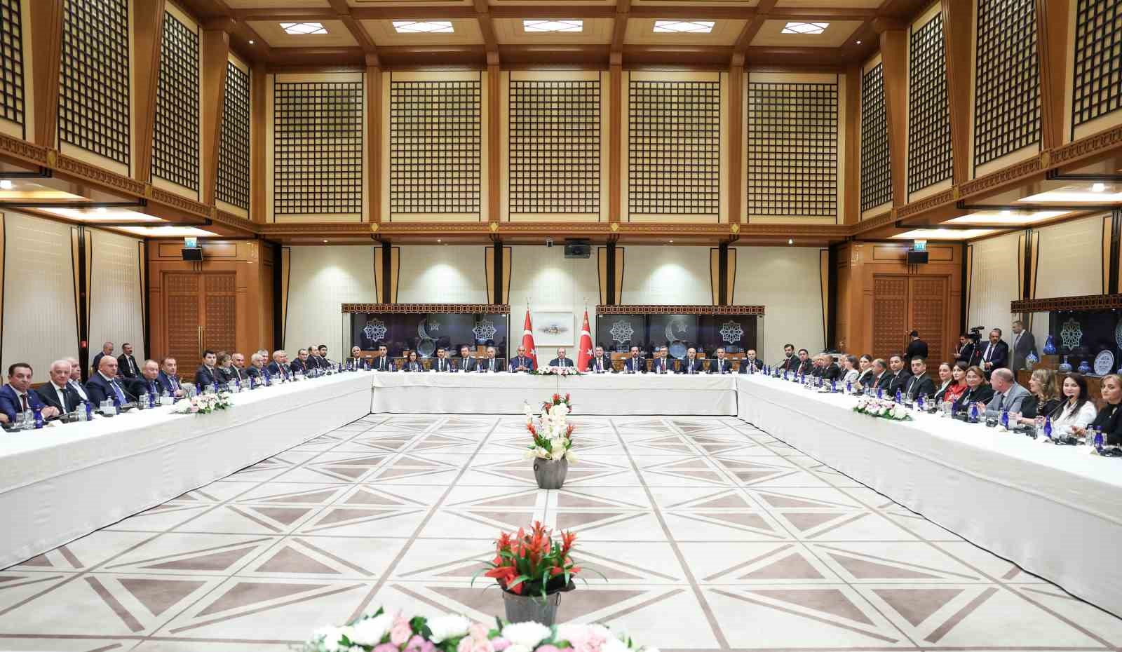 Cumhurbaşkanı Erdoğan: "Ahıskalı kardeşlerimizin ana vatanlarına geri dönmeleri ve vatandaşlık almaları konusuyla yakından ilgileniyoruz" 5 cumhurbaskani erdogan ahiskali kardeslerimizin ana vatanlarina geri donmeleri ve vatandaslik almalari konusuyla yakindan ilgileniyoruz c6BKQe4m