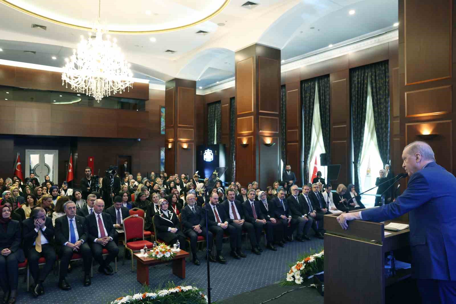 cumhurbaskani erdogan ailevi degerlerin muhafazasini bir milli guvenlik ve beka meselesi olarak goruyoruz 5 GNAbOUeC