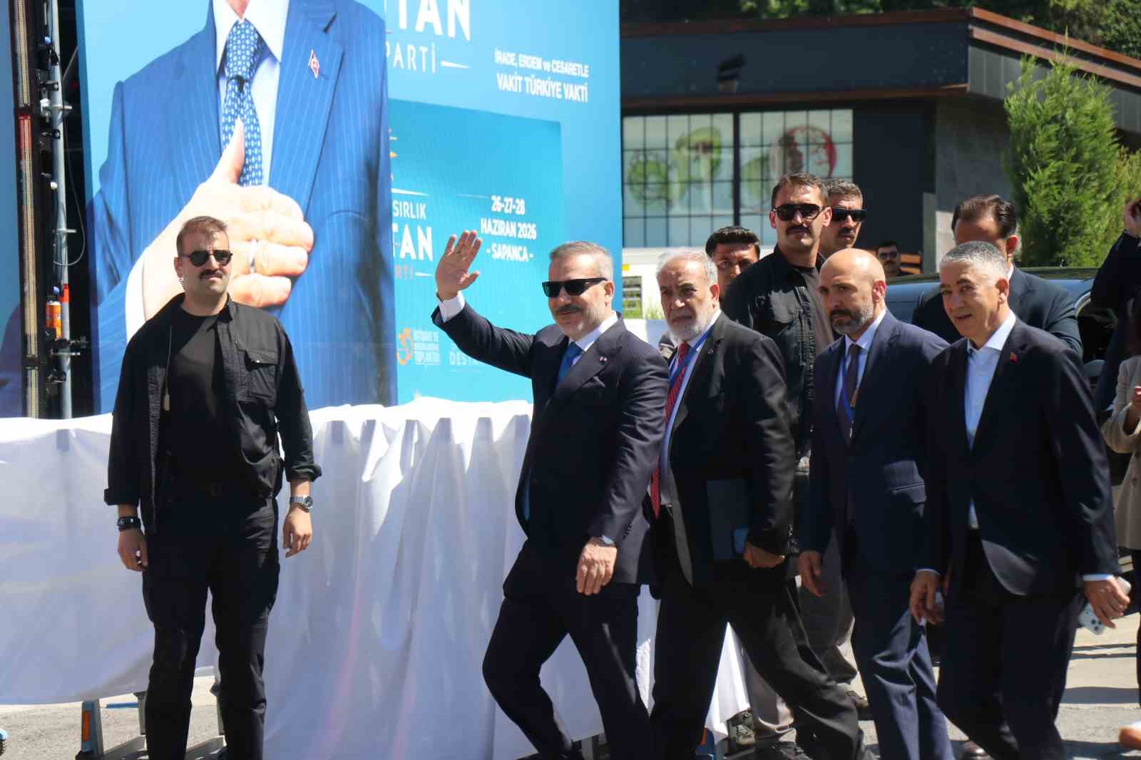 cumhurbaskani erdogan ak parti 33 istisare toplantisinin ardindan sapancadan ayrildi 1 P1N7PPLv