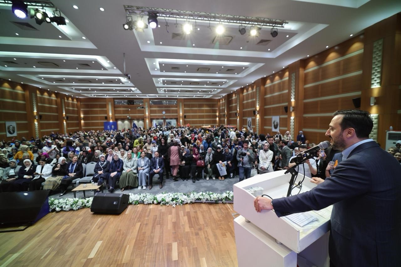 Cumhurbaşkanı Erdoğan, AK Parti İstanbul İl Kadın Kolları Danışma Meclisi’ne telefonla bağlandı 4 cumhurbaskani erdogan ak parti istanbul il kadin kollari danisma meclisine telefonla baglandi 0
