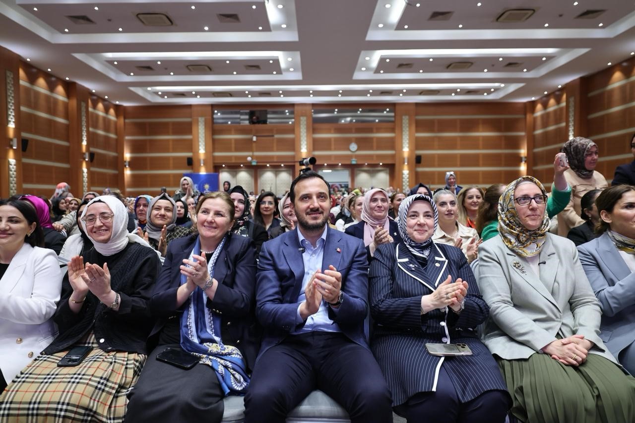 Cumhurbaşkanı Erdoğan, AK Parti İstanbul İl Kadın Kolları Danışma Meclisi’ne telefonla bağlandı 6 cumhurbaskani erdogan ak parti istanbul il kadin kollari danisma meclisine telefonla baglandi 2 dgaK55cb