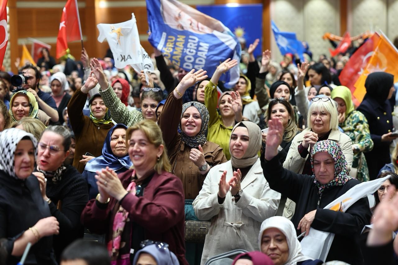 Cumhurbaşkanı Erdoğan, AK Parti İstanbul İl Kadın Kolları Danışma Meclisi’ne telefonla bağlandı 7 cumhurbaskani erdogan ak parti istanbul il kadin kollari danisma meclisine telefonla baglandi 3 lXNrrpB5