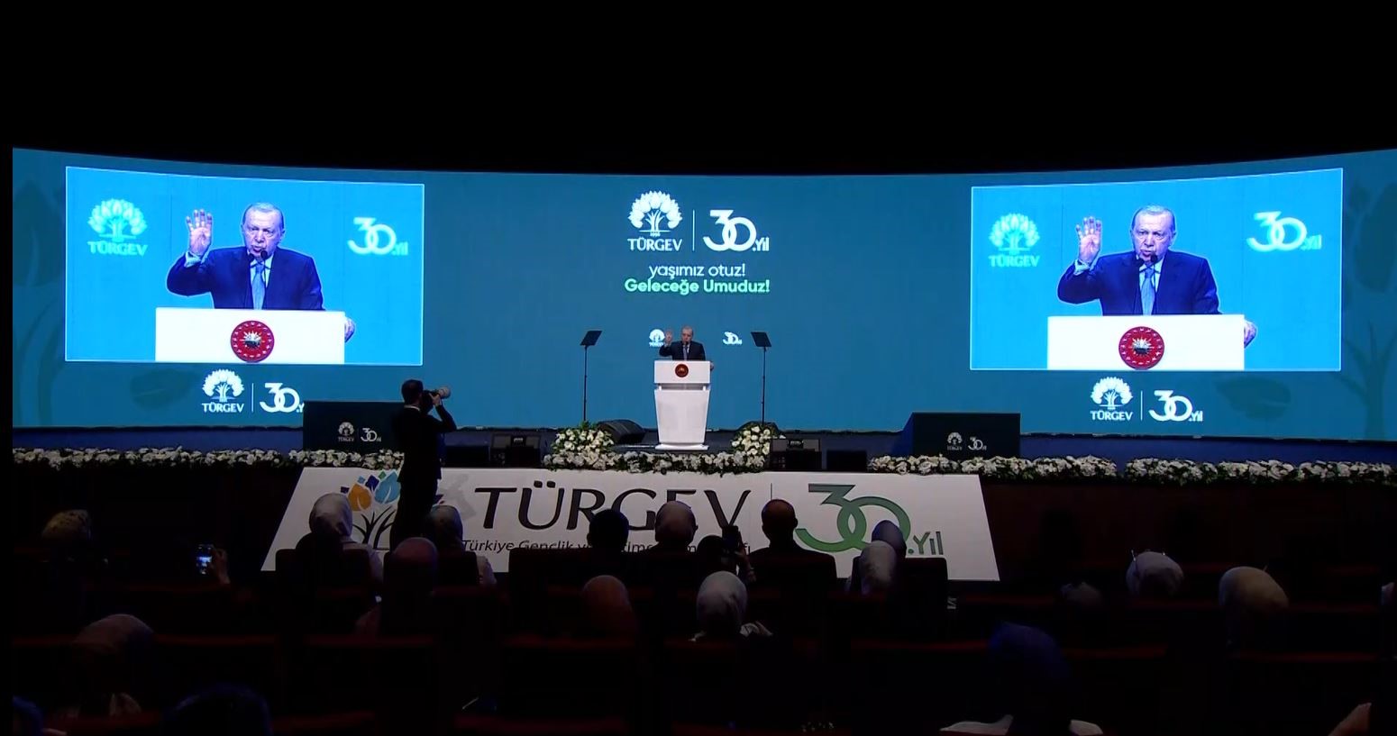 cumhurbaskani-erdogan-akisa-yon-veren-bir-genclik-yetistirecegiz-u334ZL9p.jpg