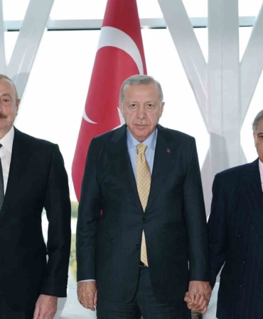 cumhurbaskani-erdogan-aliyev-ve-serif-ile-gorustu-ueq3hxRH.jpg