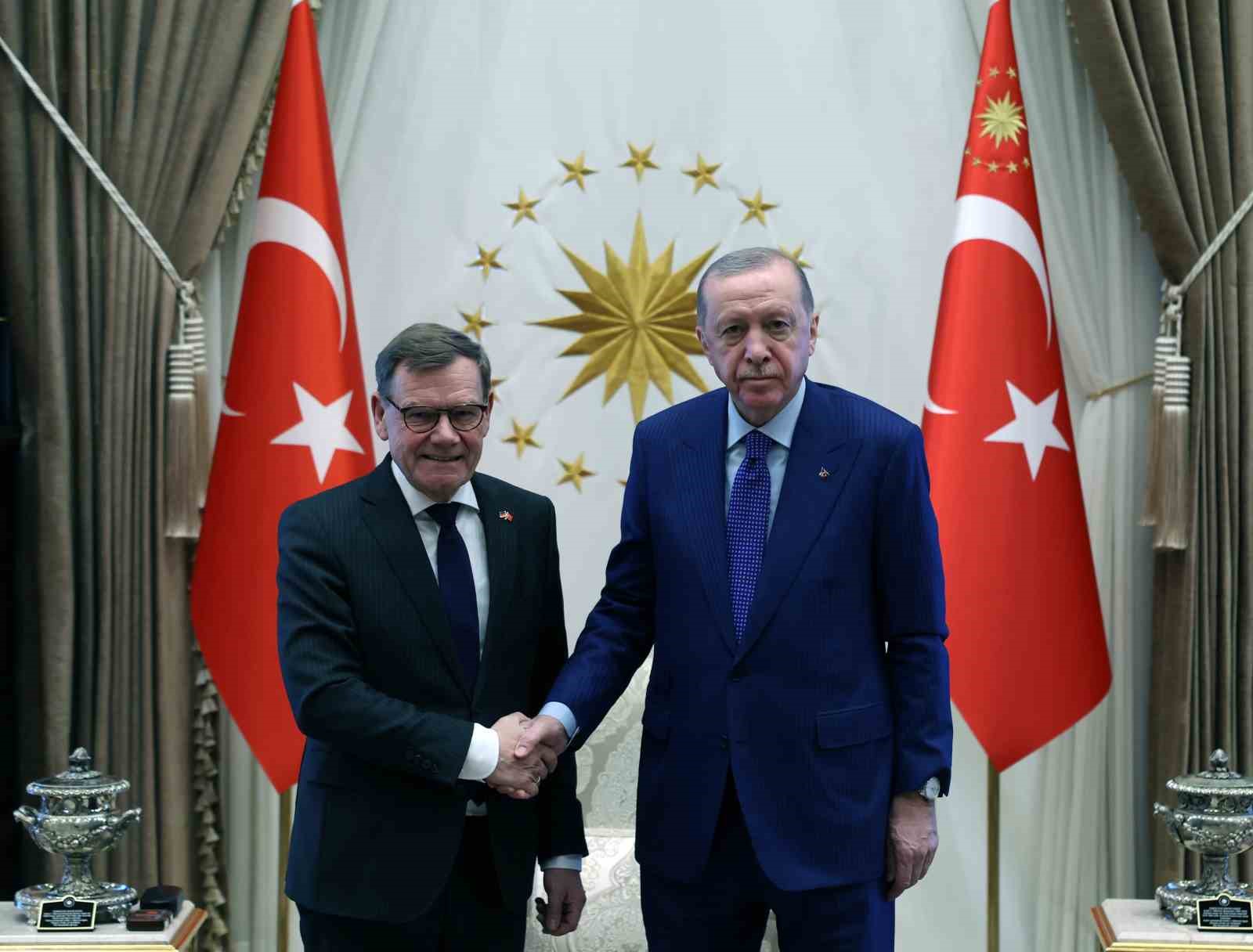 Cumhurbaşkanı Erdoğan, Almanya Dışişleri Bakanı Johann Wadephul’u kabul etti 4 cumhurbaskani erdogan almanya disisleri bakani johann wadephulu kabul etti 0 P6iDsW4K