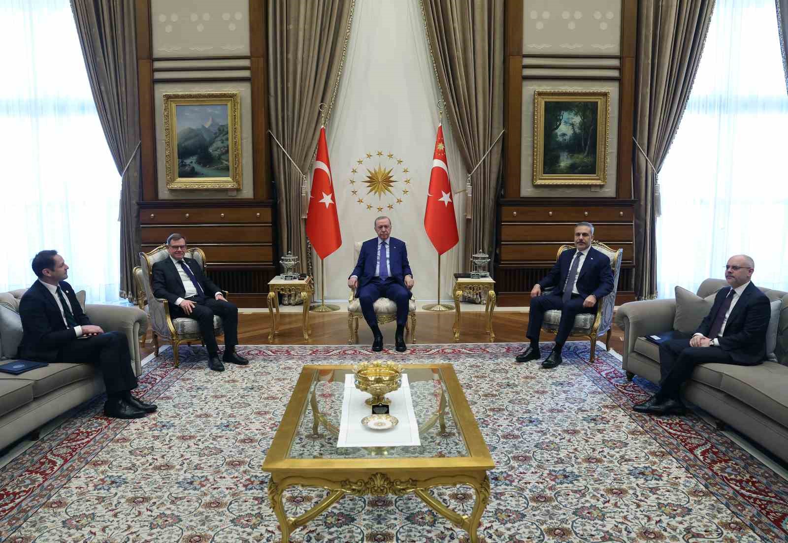 Cumhurbaşkanı Erdoğan, Almanya Dışişleri Bakanı Johann Wadephul’u kabul etti 5 cumhurbaskani erdogan almanya disisleri bakani johann wadephulu kabul etti 1 zDgbd5Zs