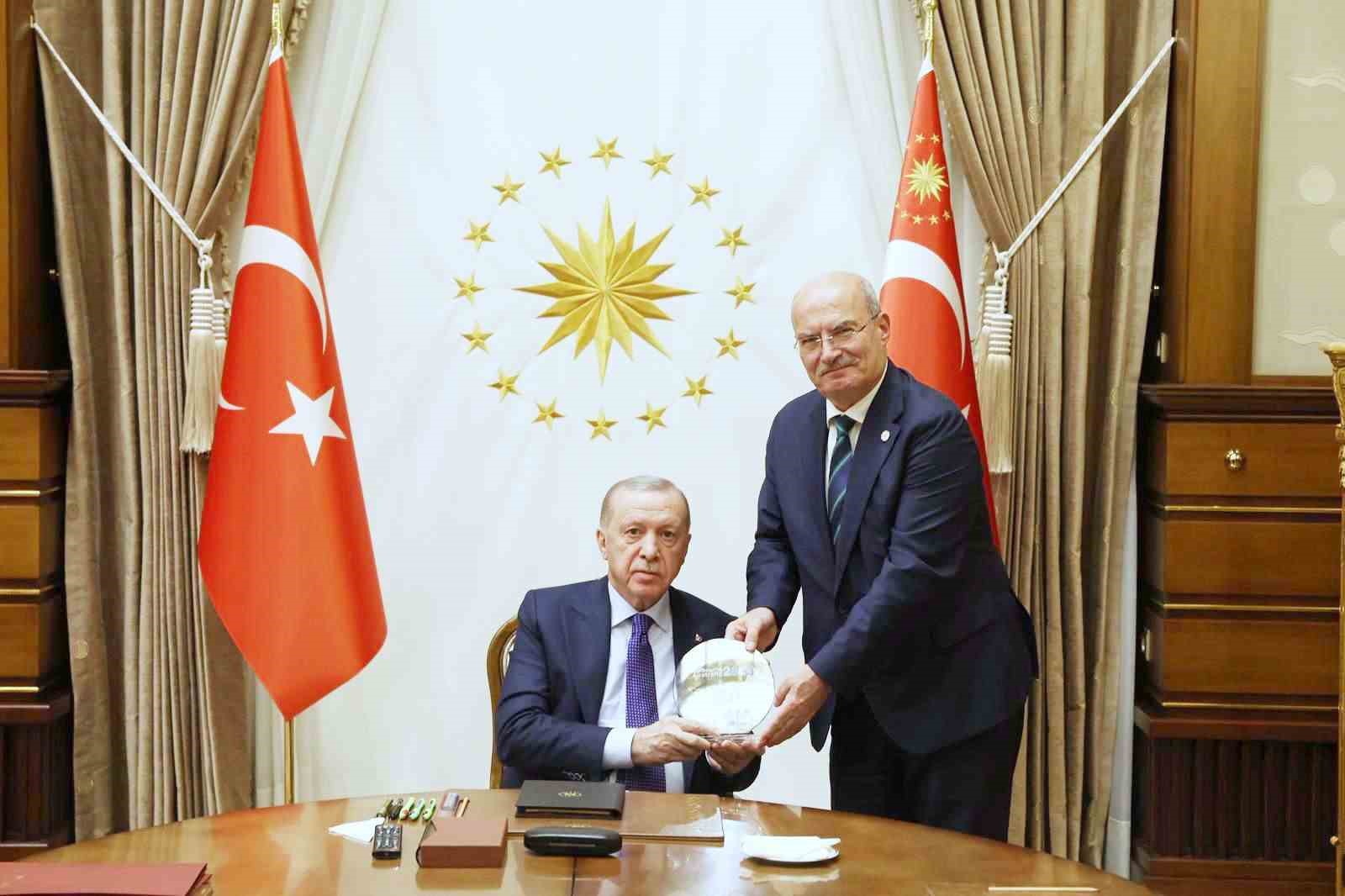 cumhurbaskani erdogan ankaranin ekonomi aktorlerini kulliyede kabul etti 2 ek5pNP56