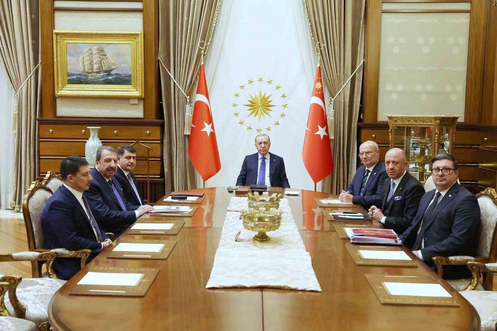 cumhurbaskani erdogan ankaranin ekonomi aktorlerini kulliyede kabul etti 3 O5S4Fu9j