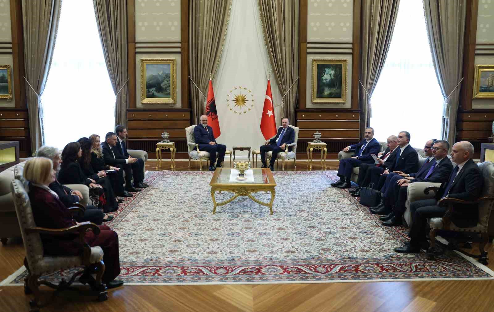 Cumhurbaşkanı Erdoğan, Arnavutluk Başbakanı Edi Rama ile görüştü 4 cumhurbaskani erdogan arnavutluk basbakani edi rama ile gorustu 0 cqdN1u6g