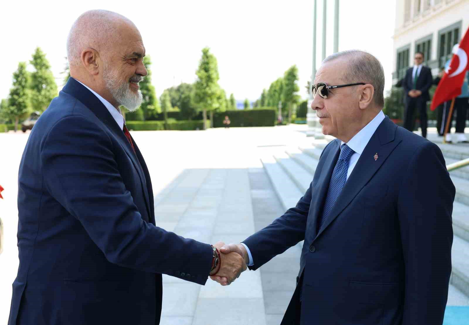Cumhurbaşkanı Erdoğan, Arnavutluk Başbakanı Edi Rama ile görüştü 6 cumhurbaskani erdogan arnavutluk basbakani edi rama ile gorustu 2 MJEtEgGM