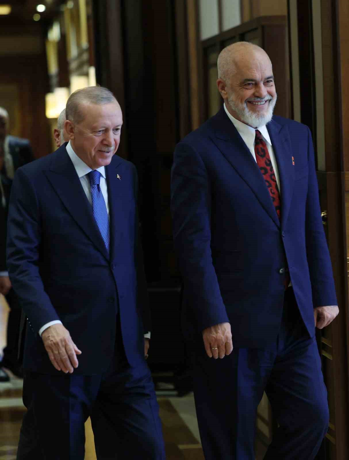 Cumhurbaşkanı Erdoğan, Arnavutluk Başbakanı Edi Rama ile görüştü 8 cumhurbaskani erdogan arnavutluk basbakani edi rama ile gorustu 4 kgztJTli