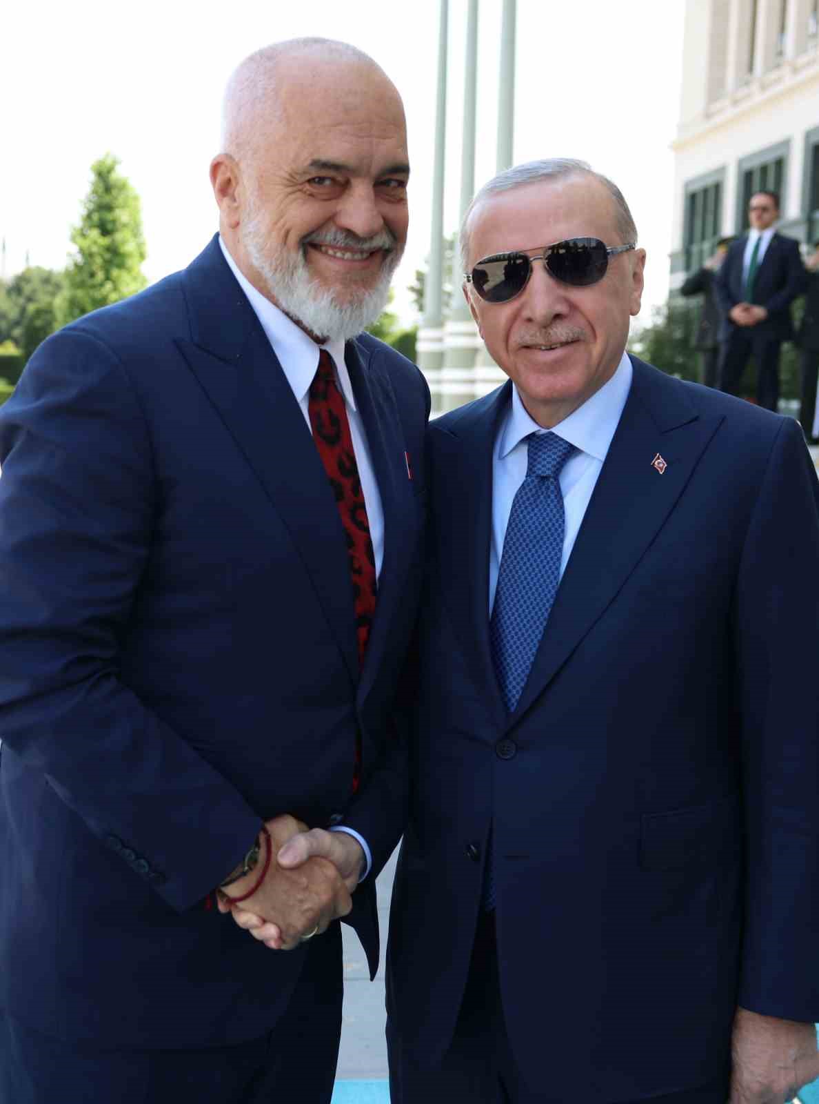 Cumhurbaşkanı Erdoğan, Arnavutluk Başbakanı Edi Rama ile görüştü 9 cumhurbaskani erdogan arnavutluk basbakani edi rama ile gorustu 5 12Eq6AWt