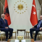 cumhurbaskani-erdogan-arnavutluk-basbakani-edi-rama-ile-gorustu-Hcib6rv1.jpg