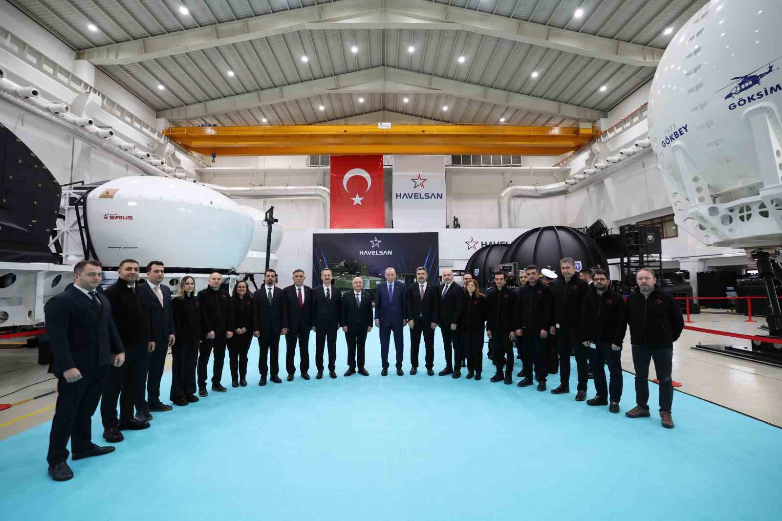 Cumhurbaşkanı Erdoğan: "Artık kendi teknolojisini tasarlayan, kendi yazılımını üreten ve ürettiklerini tüm dünyaya ihraç eden bir Türkiye var" 7 cumhurbaskani erdogan artik kendi teknolojisini tasarlayan kendi yazilimini ureten ve urettiklerini tum dunyaya ihrac KqfjvrHO