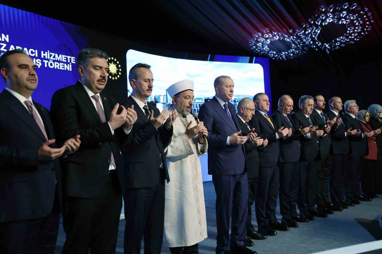 Cumhurbaşkanı Erdoğan: "Artık kendi teknolojisini tasarlayan, kendi yazılımını üreten ve ürettiklerini tüm dünyaya ihraç eden bir Türkiye var" 14 cumhurbaskani erdogan artik kendi teknolojisini tasarlayan kendi yazilimini ureten ve urettiklerini tum dunyaya ihrac iQ1jGGMe