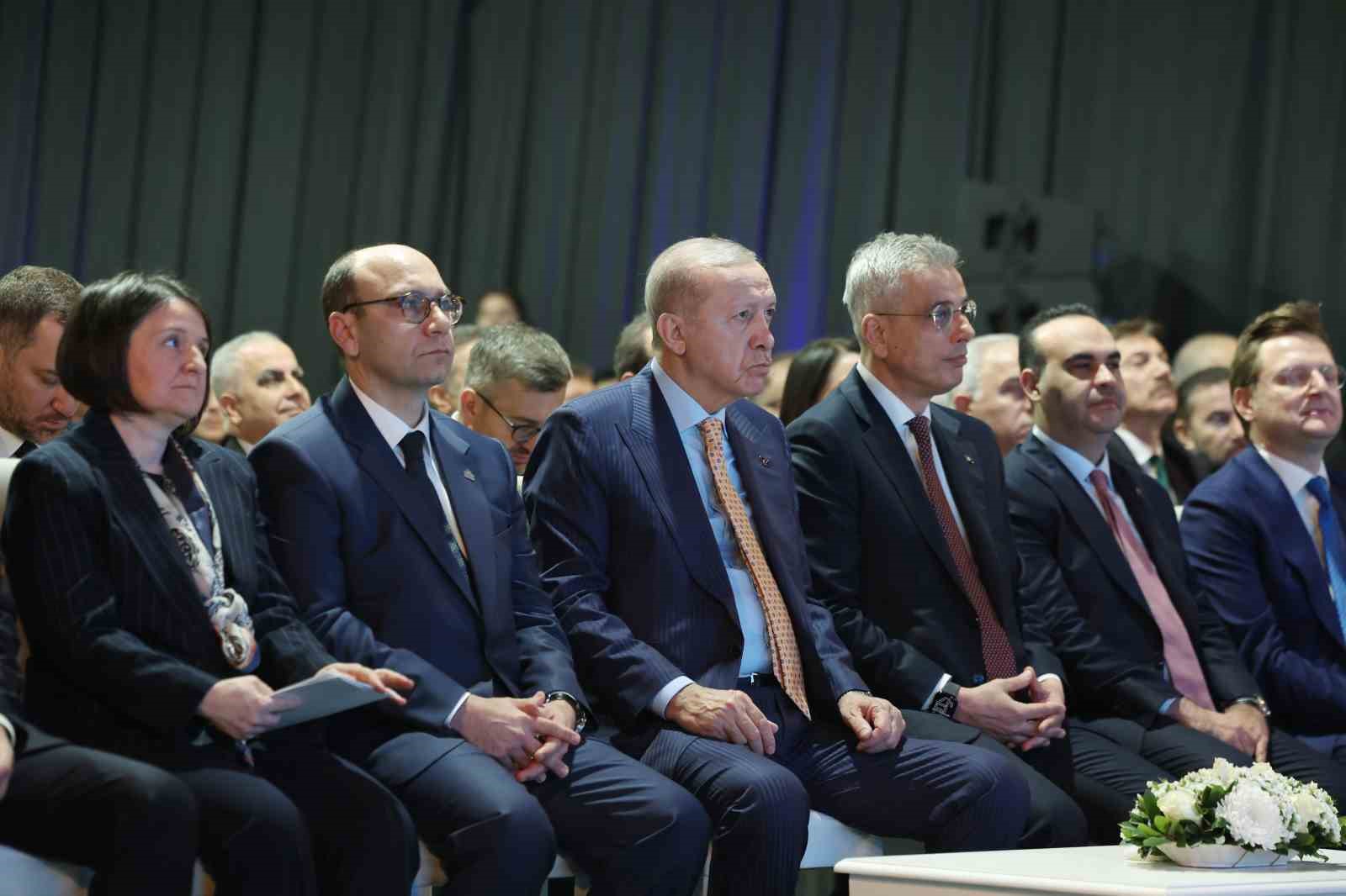 Cumhurbaşkanı Erdoğan: "Atatürk’ün adını güya dillerinden düşürmeyenler, Gazi Mustafa Kemal’in mirasına da sahip çıkmadı" 26 cumhurbaskani erdogan ataturkun adini guya dillerinden dusurmeyenler gazi mustafa kemalin mirasina da sahip cikmadi 2IYwfa7d