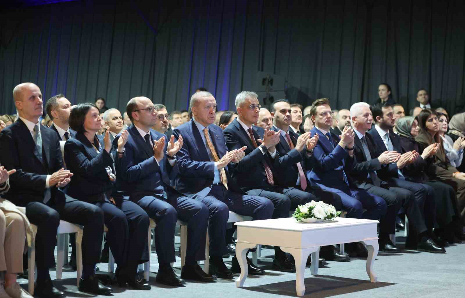 Cumhurbaşkanı Erdoğan: "Atatürk’ün adını güya dillerinden düşürmeyenler, Gazi Mustafa Kemal’in mirasına da sahip çıkmadı" 27 cumhurbaskani erdogan ataturkun adini guya dillerinden dusurmeyenler gazi mustafa kemalin mirasina da sahip cikmadi