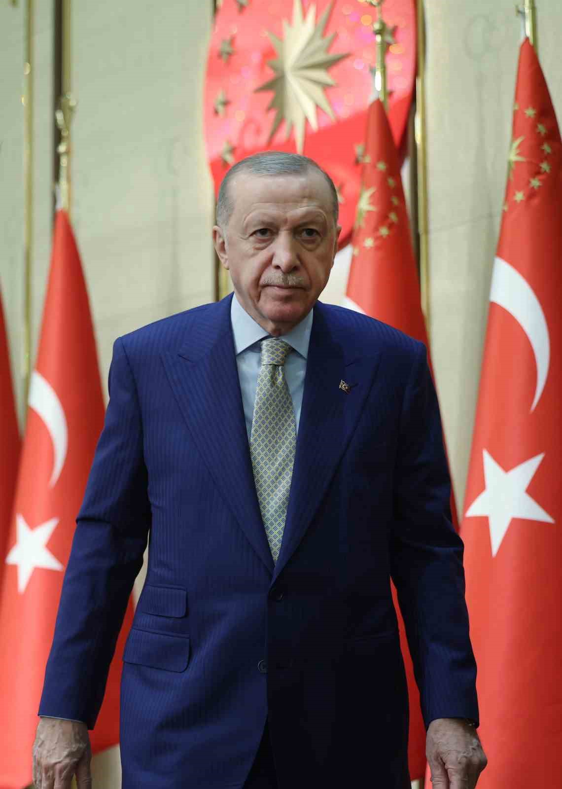Cumhurbaşkanı Erdoğan: "Avrupa Türk toplumunu kimseye ezdirmeyiz, ezmeye çalışan kifayetsizlere de hadlerini pekala bildiririz" 15 cumhurbaskani erdogan avrupa turk toplumunu kimseye ezdirmeyiz ezmeye calisan kifayetsizlere de hadlerini pekala bildiririz