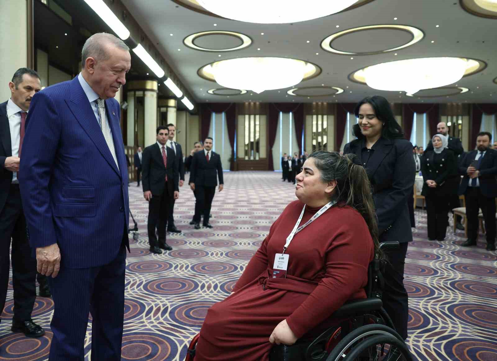 Cumhurbaşkanı Erdoğan: "Avrupa Türk toplumunu kimseye ezdirmeyiz, ezmeye çalışan kifayetsizlere de hadlerini pekala bildiririz" 7 cumhurbaskani erdogan avrupa turk toplumunu kimseye ezdirmeyiz ezmeye calisan kifayetsizlere de hadlerini pekala bildiririz IZCTLXmT