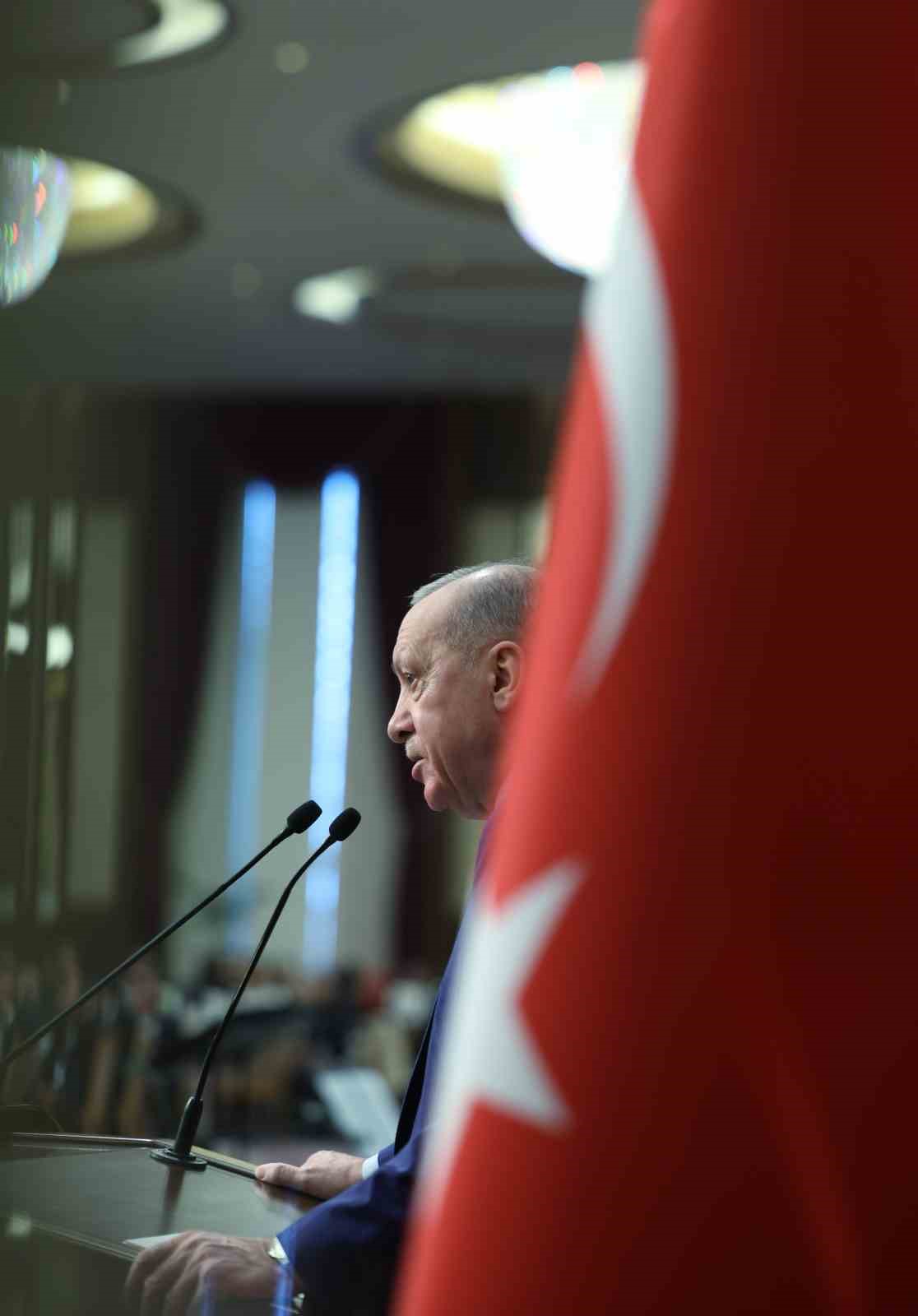 Cumhurbaşkanı Erdoğan: "Avrupa Türk toplumunu kimseye ezdirmeyiz, ezmeye çalışan kifayetsizlere de hadlerini pekala bildiririz" 14 cumhurbaskani erdogan avrupa turk toplumunu kimseye ezdirmeyiz ezmeye calisan kifayetsizlere de hadlerini pekala bildiririz mjIC8muJ