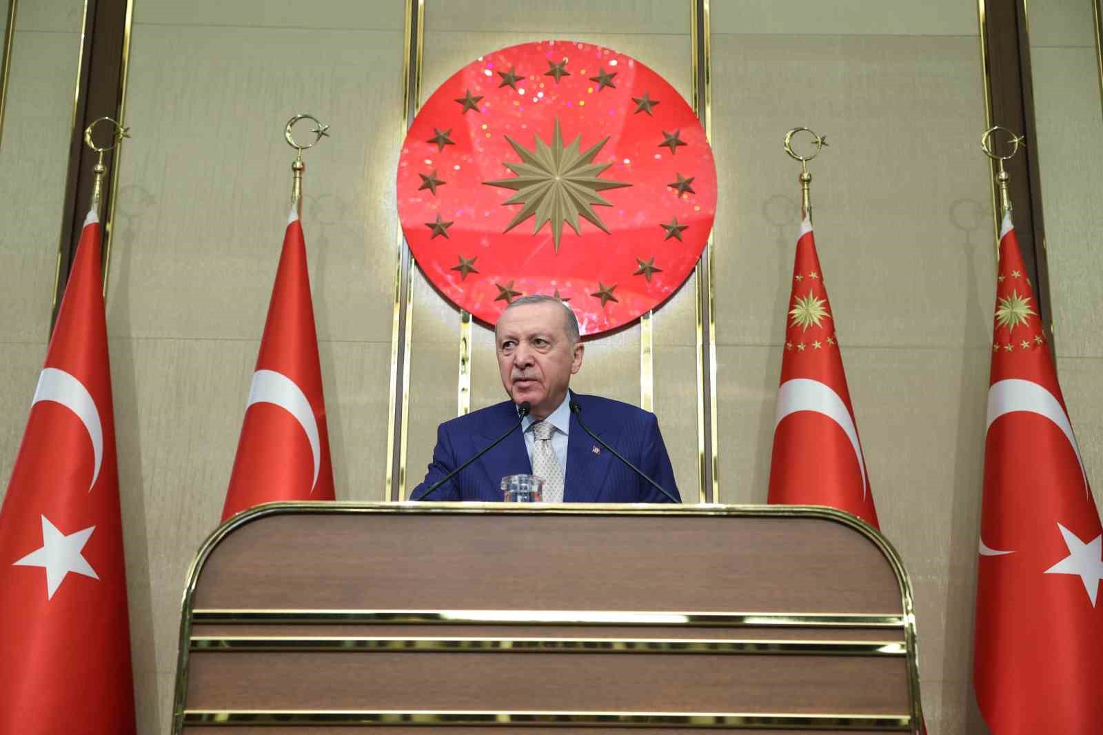 Cumhurbaşkanı Erdoğan: "Avrupa Türk toplumunu kimseye ezdirmeyiz, ezmeye çalışan kifayetsizlere de hadlerini pekala bildiririz" 6 cumhurbaskani erdogan avrupa turk toplumunu kimseye ezdirmeyiz ezmeye calisan kifayetsizlere de hadlerini pekala bildiririz mnbtQyPk