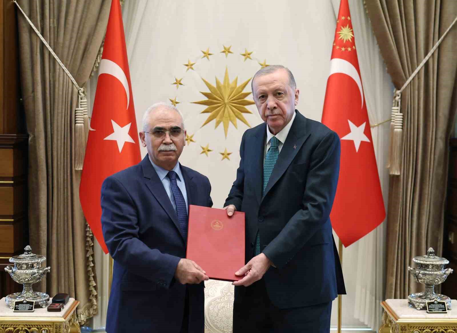 cumhurbaskani erdogan aym baskani kadir ozkayayi kabul etti 0 y2BnJmvs