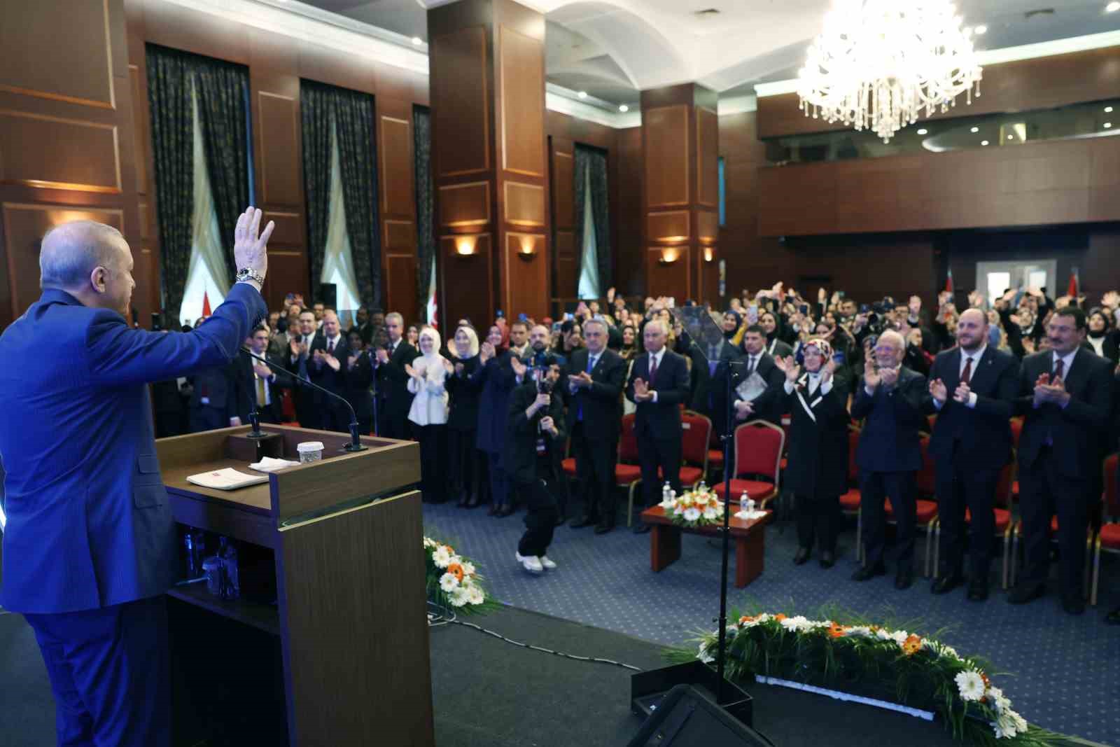 cumhurbaskani erdogan bagimliliga karsi aileyi guclendiren politikalar konulu ideathon yarismasinin final programina katildi 3 7OBmv7fg
