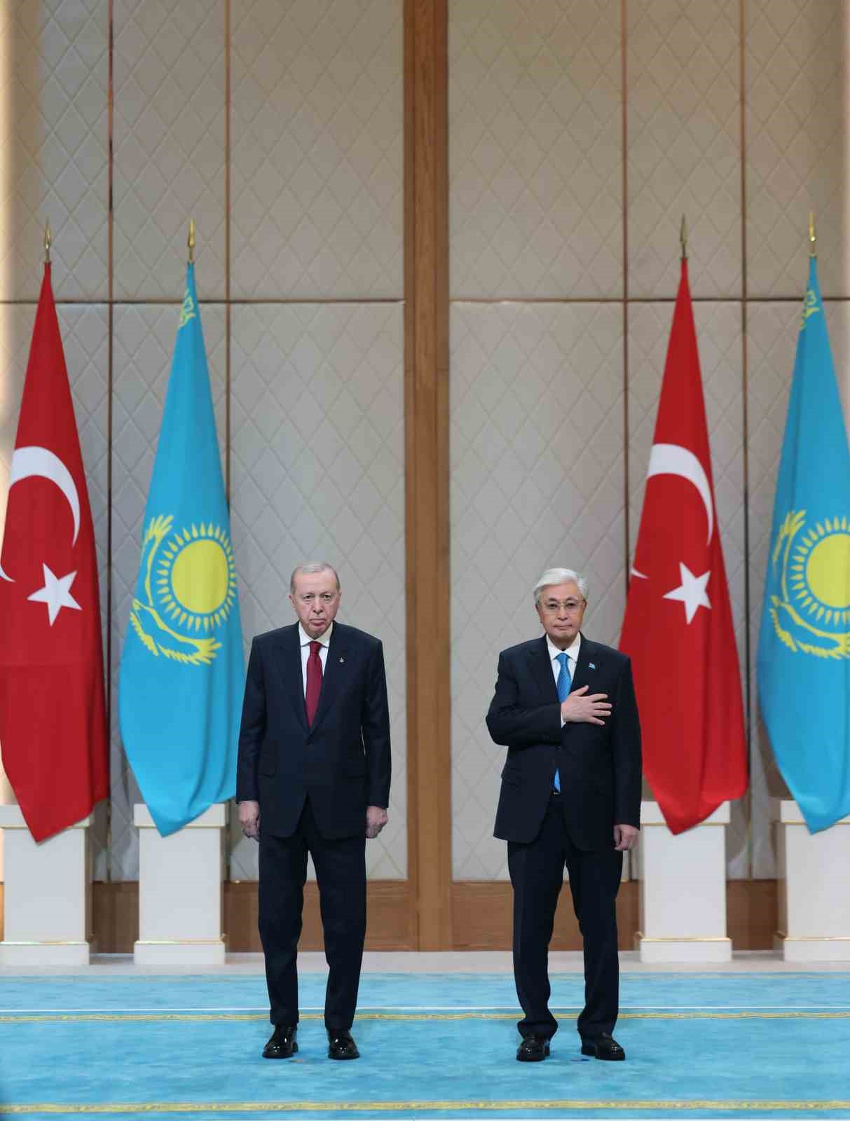 cumhurbaskani erdogan bagimsizlik sarayinda resmi torenle karsilandi 7 8946pwnw