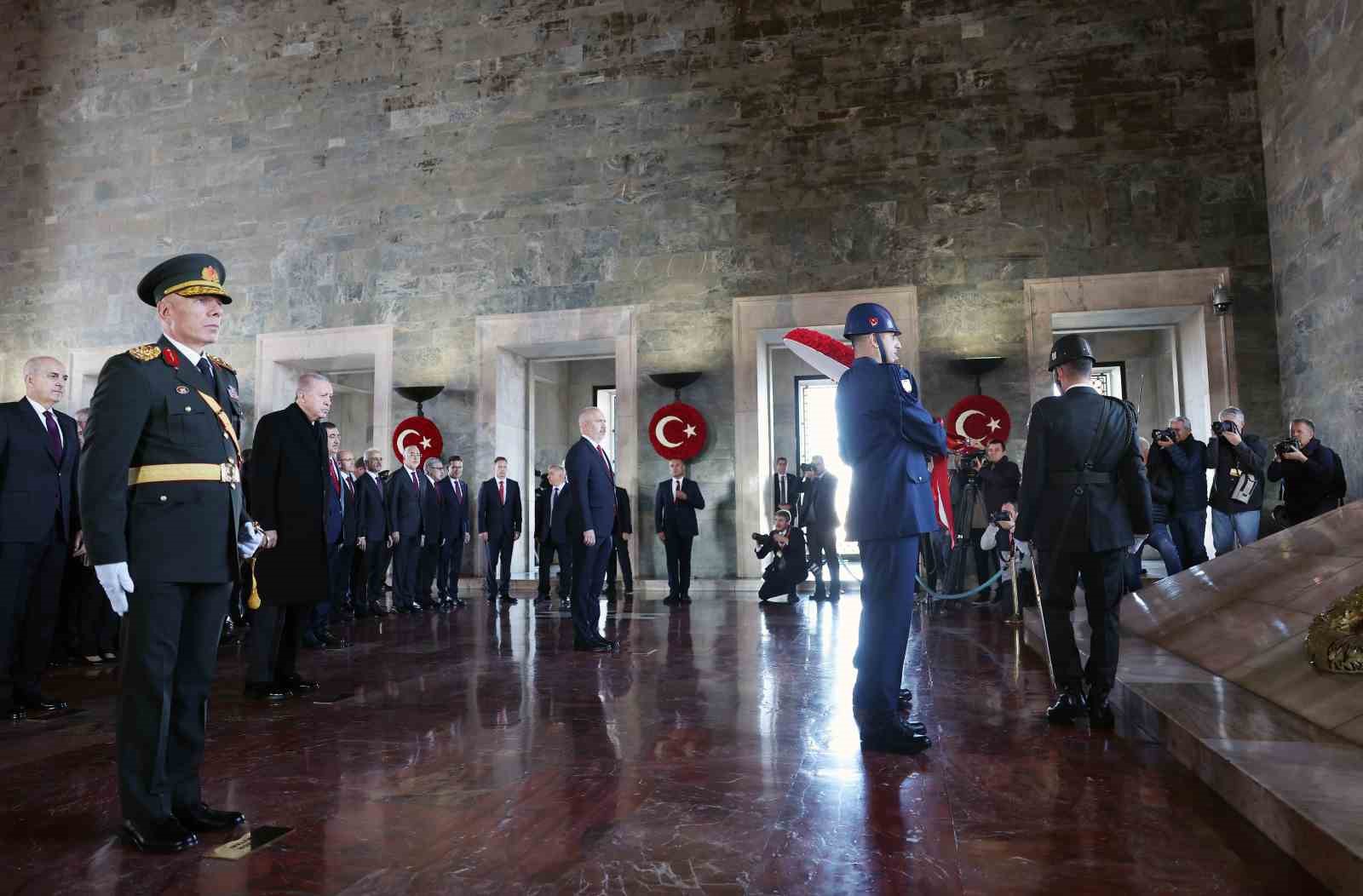 cumhurbaskani erdogan baskanligindaki devlet erkani anitkabiri ziyaret etti 2 QjIdEhFp
