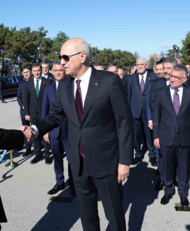 cumhurbaskani-erdogan-baskanligindaki-devlet-erkani-anitkabiri-ziyaret-etti-Qs9kz2vB.jpg