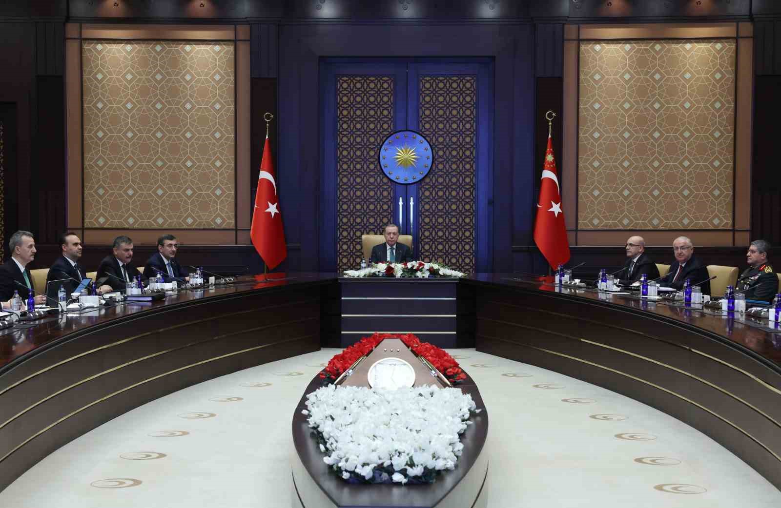 cumhurbaskani erdogan baskanligindaki savunma sanayii icra komitesi toplantisi basladi 0 u6H1ygt5