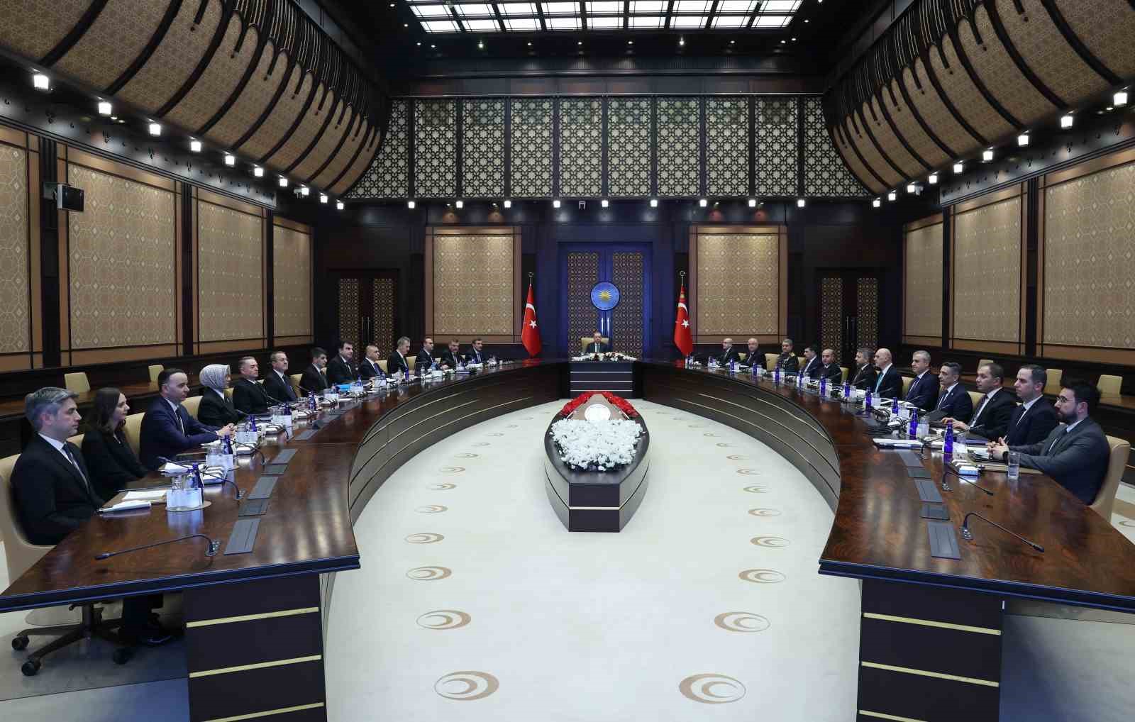 cumhurbaskani erdogan baskanligindaki savunma sanayii icra komitesi toplantisi basladi 1 OPl2mlsQ