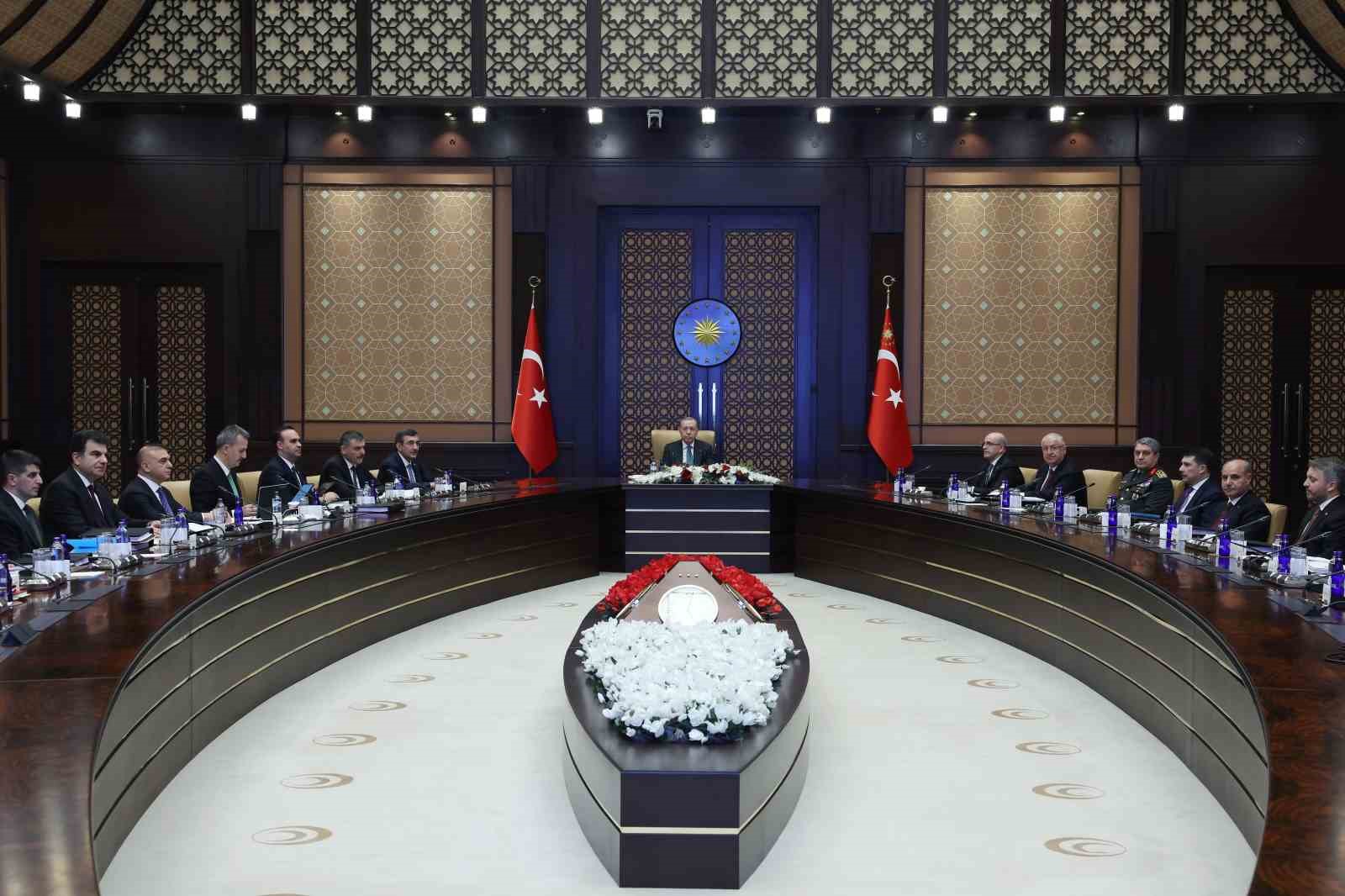 cumhurbaskani erdogan baskanligindaki savunma sanayii icra komitesi toplantisi basladi 2 l8m9rX1f