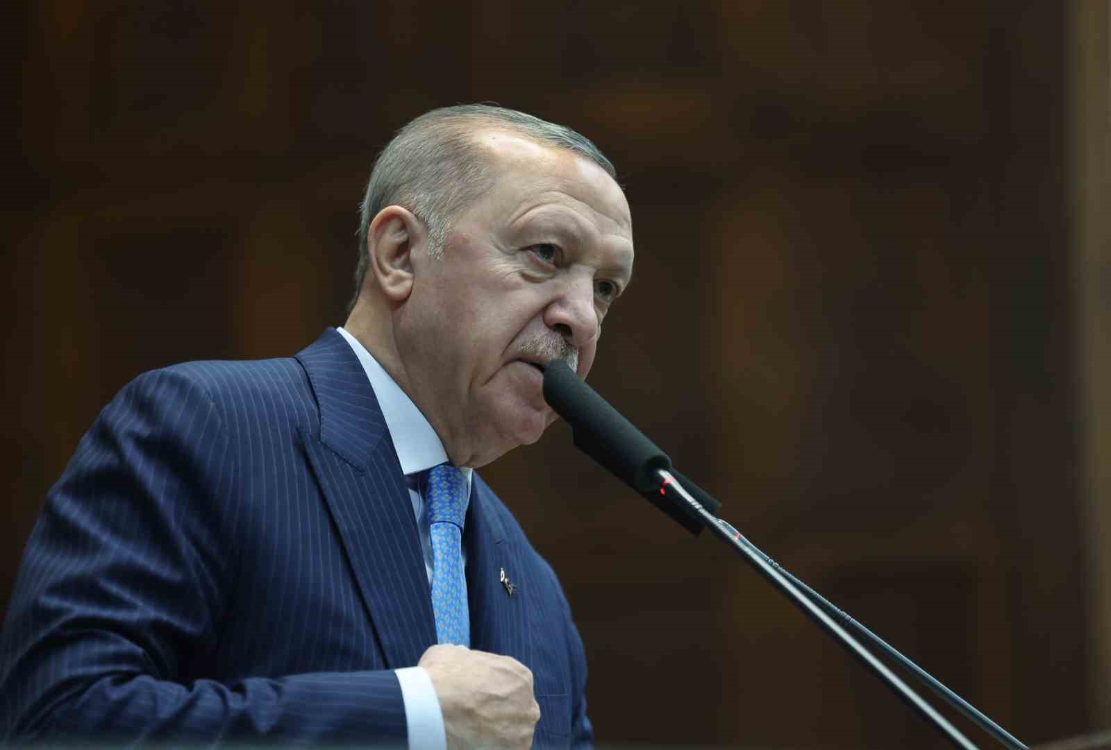 Cumhurbaşkanı Erdoğan: "Bayrağımıza uzanan o kirli elleri muhakkak bulacak, bunun hesabını o hainlerden mutlaka soracağız" 9 cumhurbaskani erdogan bayragimiza uzanan o kirli elleri muhakkak bulacak bunun hesabini o hainlerden mutlaka 6N7IWCtH