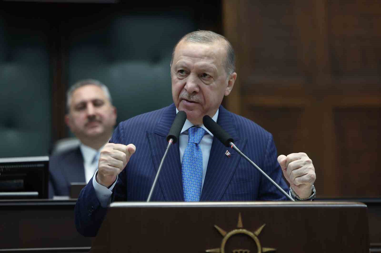 Cumhurbaşkanı Erdoğan: "Bayrağımıza uzanan o kirli elleri muhakkak bulacak, bunun hesabını o hainlerden mutlaka soracağız" 5 cumhurbaskani erdogan bayragimiza uzanan o kirli elleri muhakkak bulacak bunun hesabini o hainlerden mutlaka Fy3LV8fF