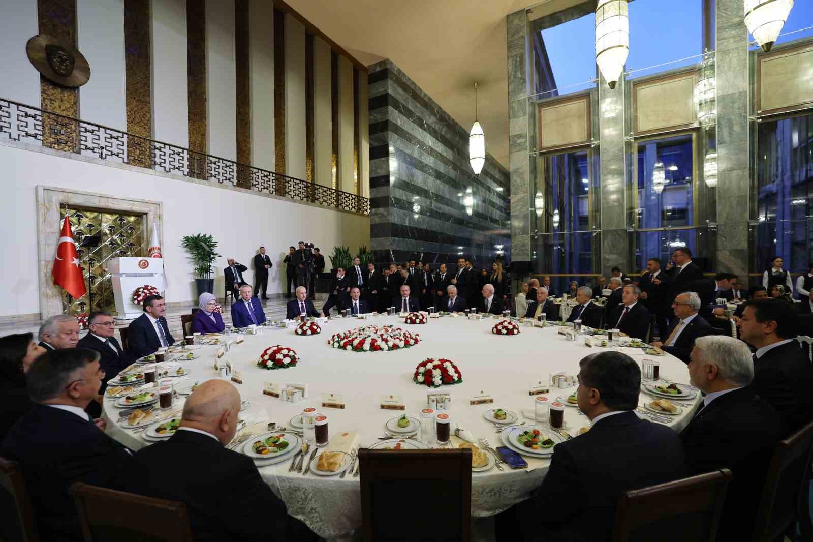 cumhurbaskani erdogan biz bolgemizi ve insanligi ilgilendiren meselelerde asla tarafsiz degiliz 13 rIGnzWQj